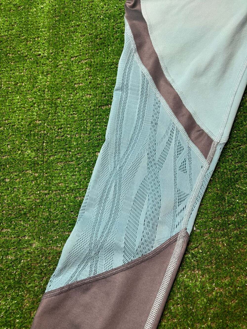 Alo Yoga Blue Vitality Lace Gray Panel Yoga Leggings - Picture 6 of 9